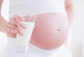 Sản phẩm sữa bột ngoại tốt nhất cho bà bầu Việt Nam