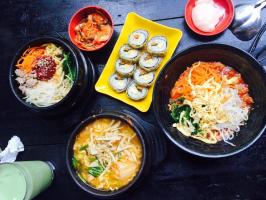 Quán ăn vặt ngon nhất khu vực Chùa Láng, Hà Nội