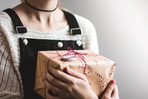 Món quà tặng bạn gái mới quen ý nghĩa nhất