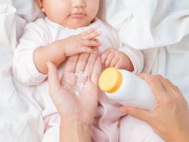 Phấn rôm hữu cơ tốt nhất cho bé hiện nay