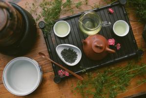 Quán thưởng trà ngon, thanh tịnh tại Hà Nội