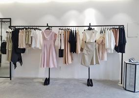 Shop thời trang đẹp nhất phố Hội Vũ, Hà Nội