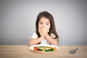 Sữa tăng cân cho bé 2 tuổi biếng ăn, chậm lớn