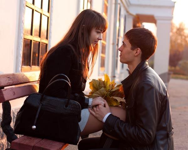 Anh ấy không thể giận dỗi bạn lâu
