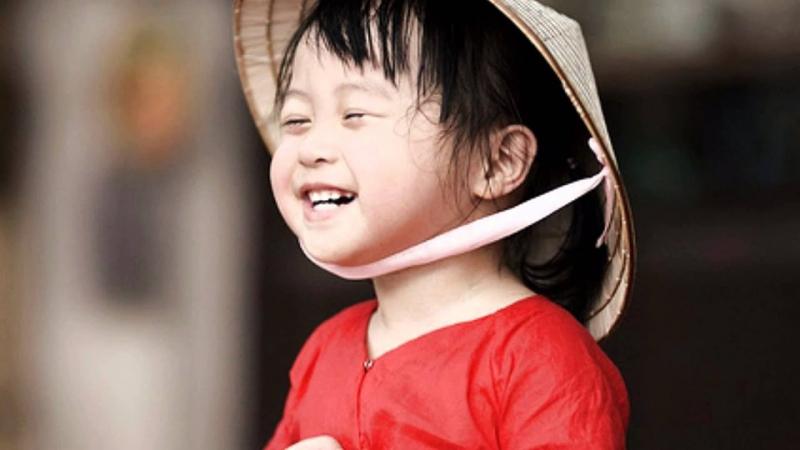 Đừng nhìn trẻ với ánh mắt chán ghét và trách móc
