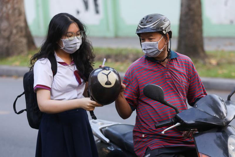 Bài văn cảm nghĩ về ngày đầu tiên bước vào trường THPT số 2