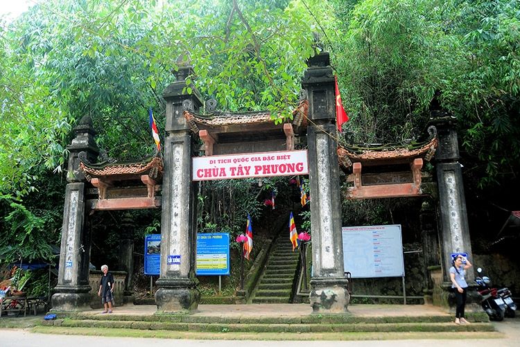 Bài văn thuyết minh về chùa Tây Phương hay nhất - Bài số 2