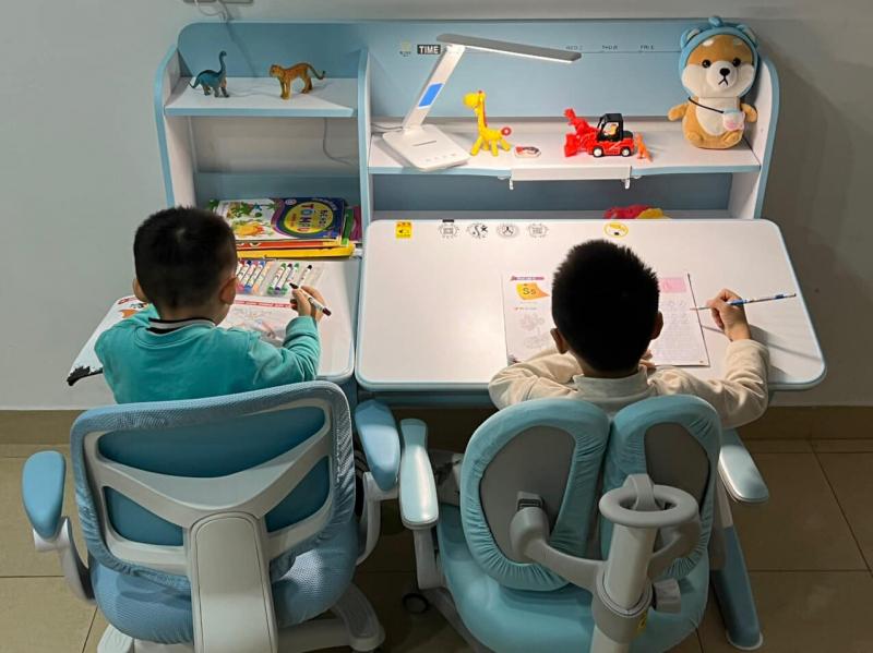 Bàn học chống gù chống cận BSUC Hải Dương