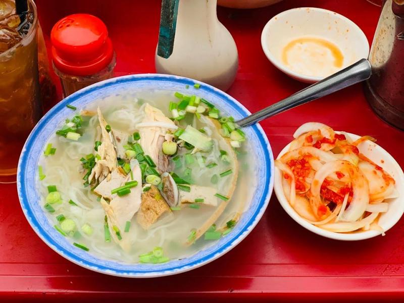 Bánh canh chả cá - 57 Hai Bà Trưng