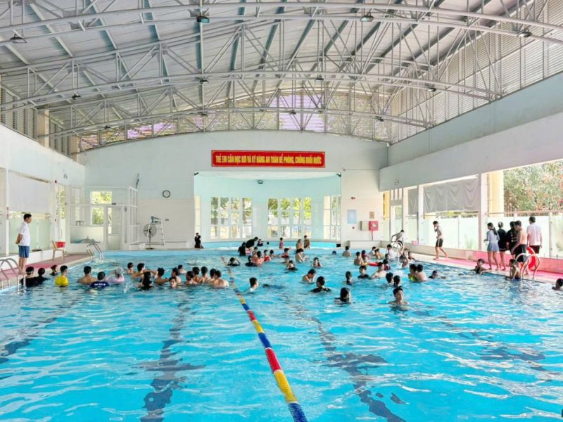 Bể bơi Thanh thiếu nhi Huế