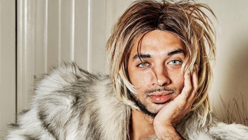 Tạo hình nhân vật Joanne the Scammer của Branden Miller