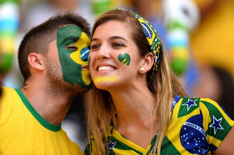 Người Brazil kỷ niệm ngày Valentine bằng những món quà và bữa tối bên bạn bè, người thân.