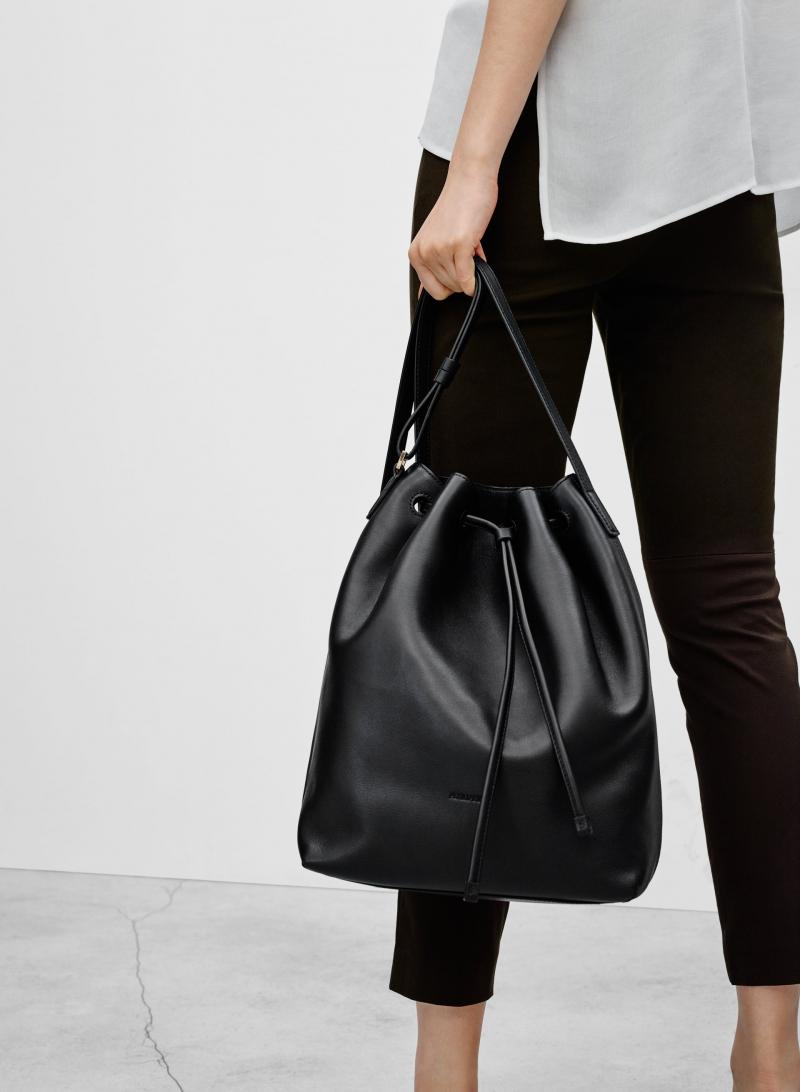 Bucket bag là chiếc túi được săn lùng nhiều nhất trong vài năm trở lại đây