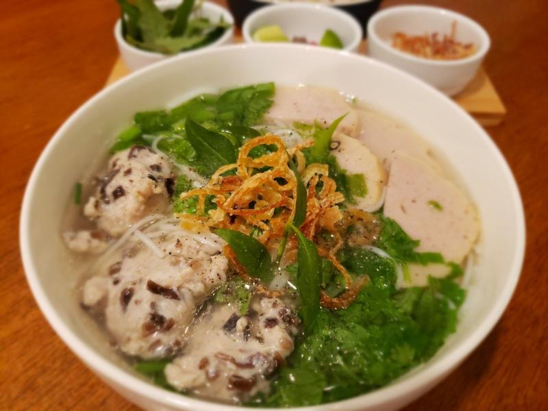 Trang Béo Bún Mọc Sườn