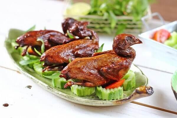 Cách chế biến chim bồ câu chiên giòn