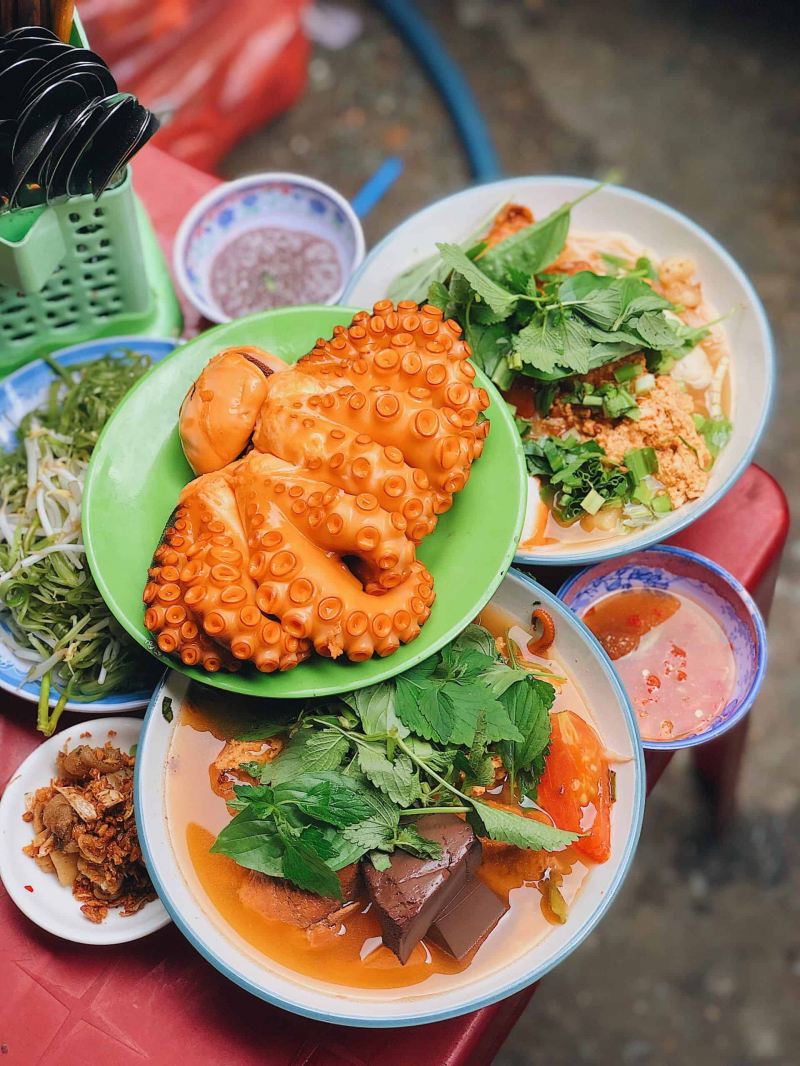 Canh Bún & Bún Riêu Bạch Tuộc Chị Thủy
