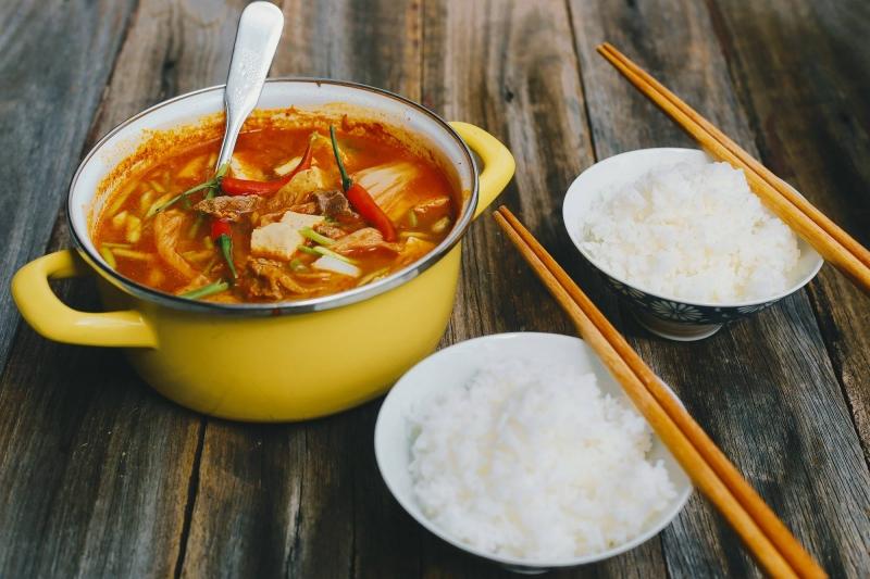 Canh kim chi đậu phụ Hàn Quốc