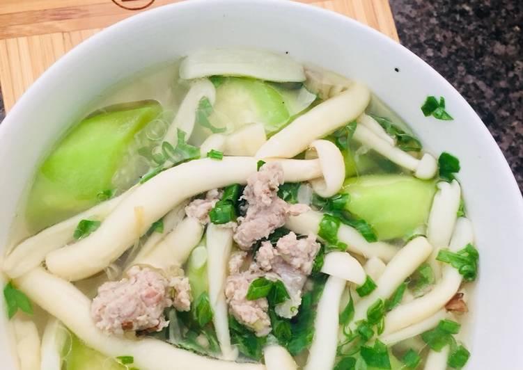 Canh mướp nấu nấm