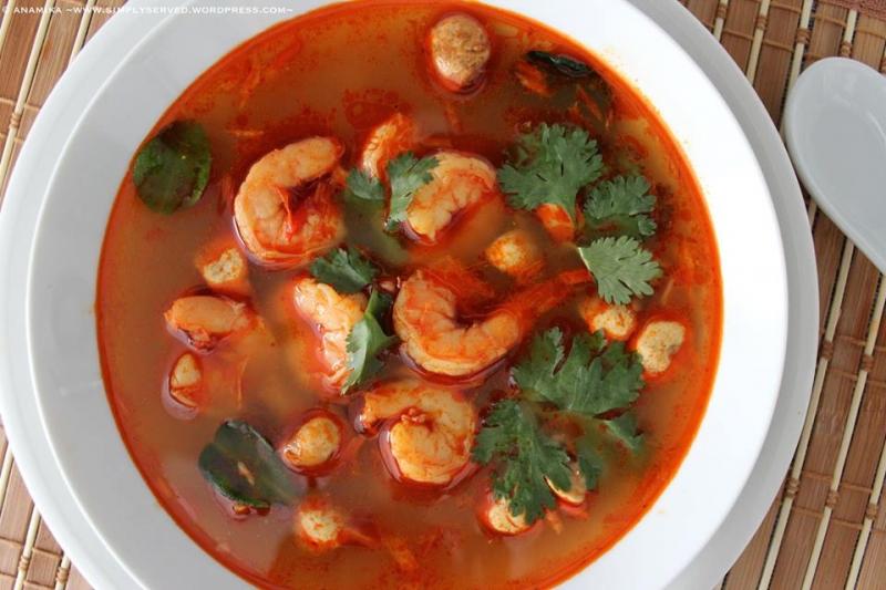 Canh tôm chua Thái