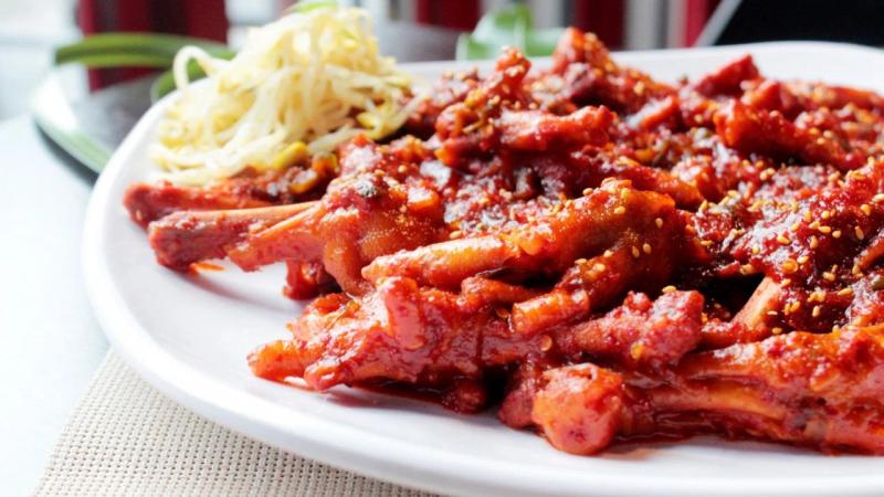 Chân gà xào cay Hàn Quốc