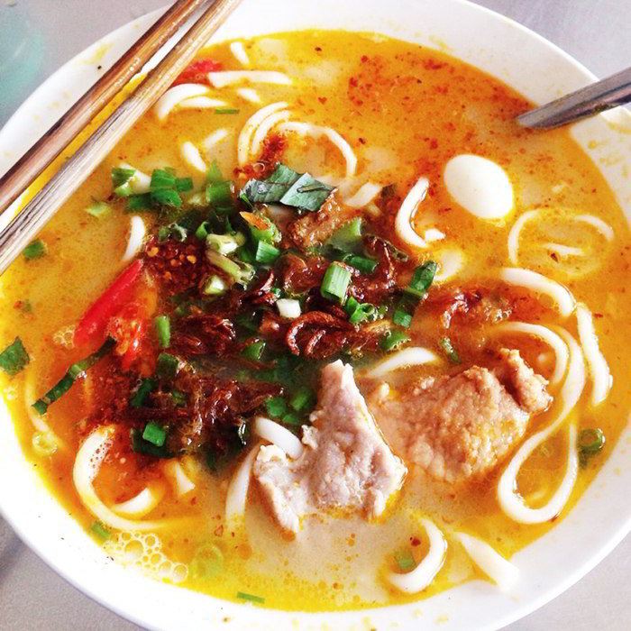 Thưởng thức hương vị cháo canh đậm đà khiến thực khách không thể nào quên.