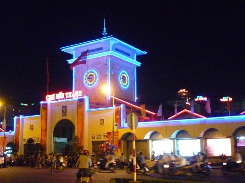 Chợ đêm Bến Thành
