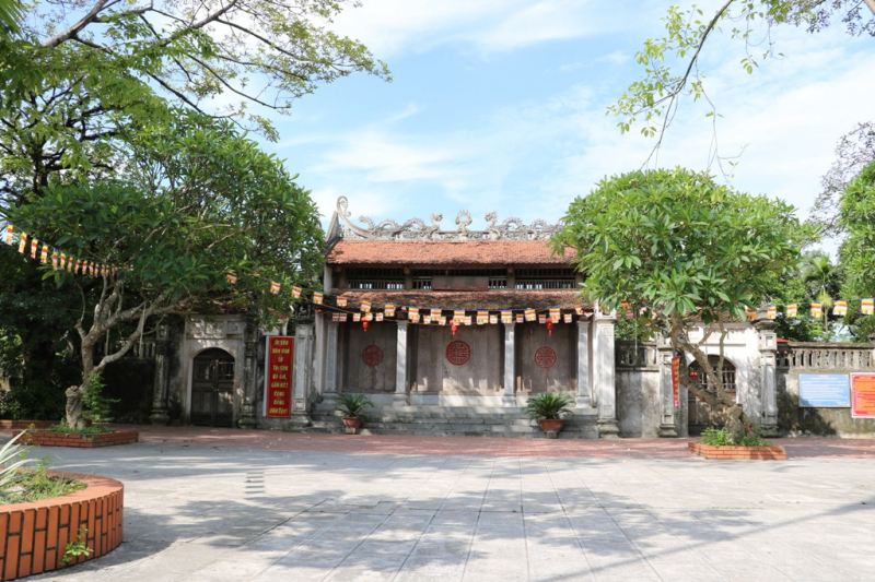 Bến nước bên dòng sông Đáy