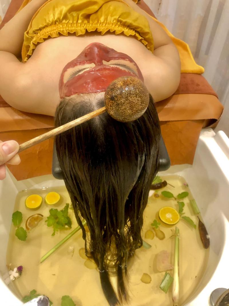 Cốm - Makeup & Gội đầu dưỡng sinh