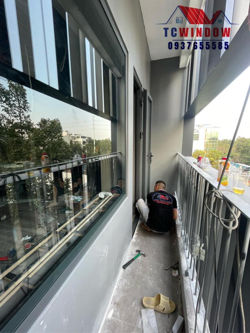 Công ty TNHH NHÔM KÍNH TCWINDOW  với đội ngũ kỹ thuật viên tay nghề cao, công ty cam kết mang đến cho khách hàng sự hài lòng tuyệt đối với các sản phẩm và dịch vụ của mình