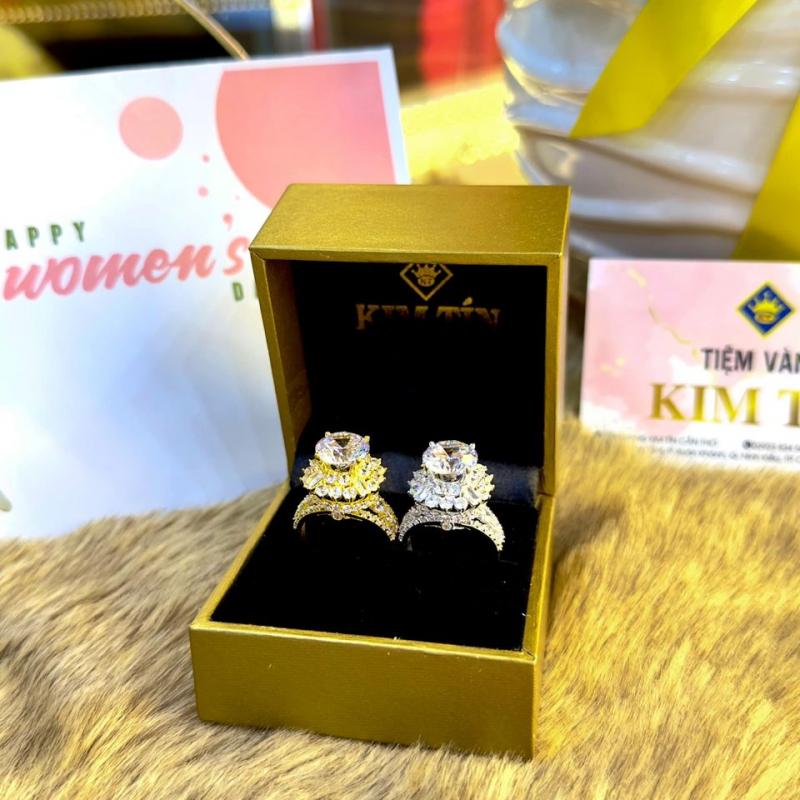 Công ty TNHH Thương mại dịch vụ Tiệm vàng Kim Tín Cần Thơ.