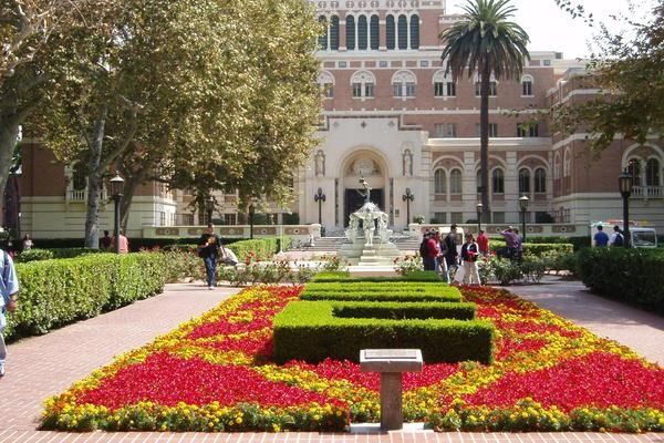 Đại học Southern California, Los Angeles, Mỹ.