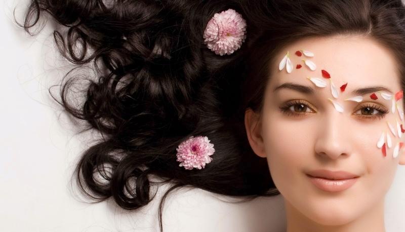 Đắp mặt nạ tinh dầu trà xanh giúp khuôn mặt rạng rỡ, tươi trẻ