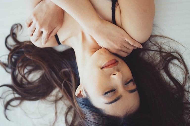 Cổ tay là 1 trong những bộ phận quyến rũ nhất trên cơ thể của phụ nữ.