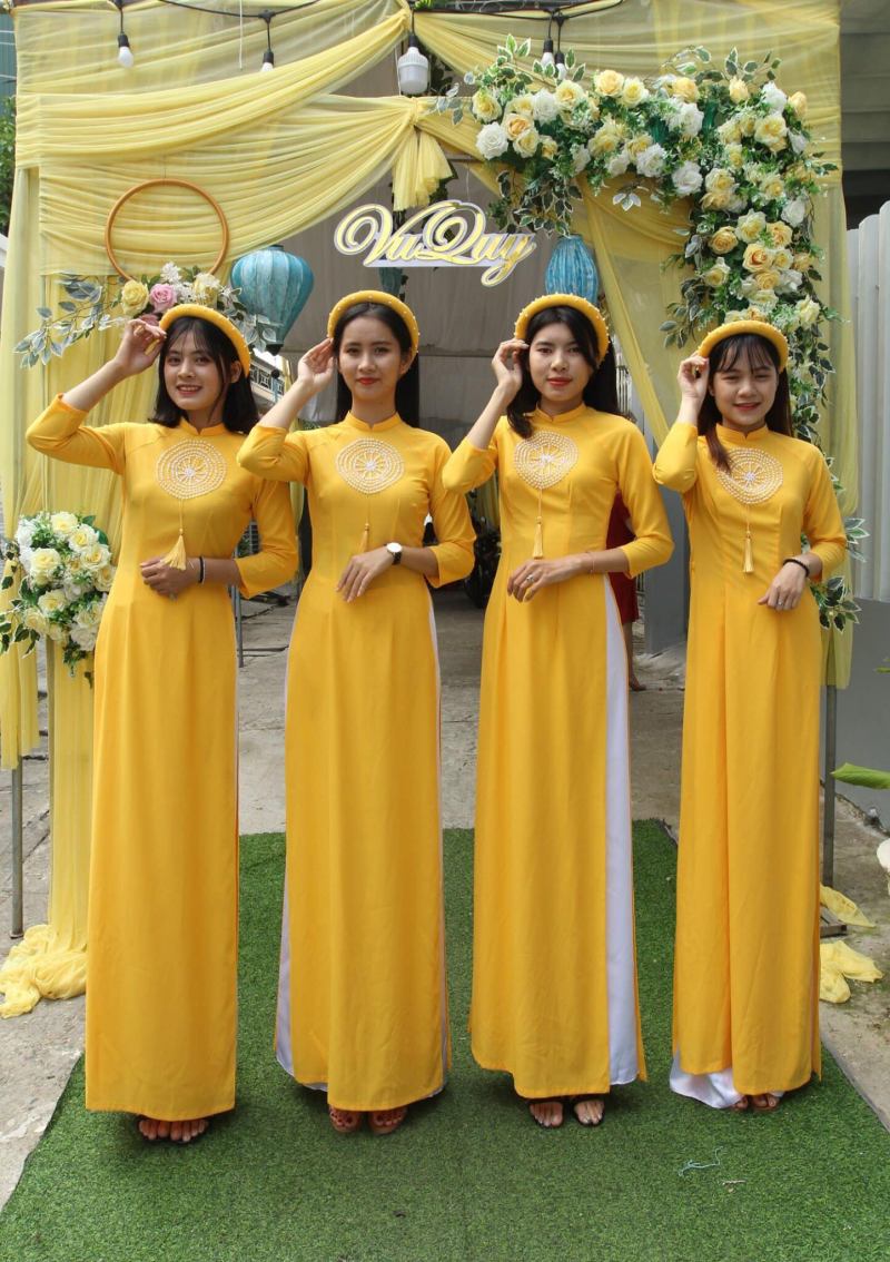 Dịch Vụ Bưng Quả Và Cho Thuê Áo Dài Thương Trang