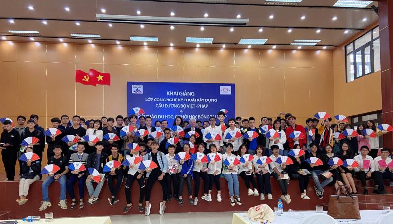 Du Học Pháp UTT - Bienvenue en France