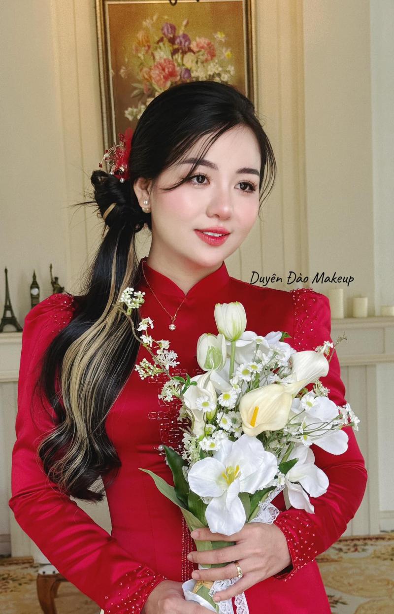Duyên Đào Make Up