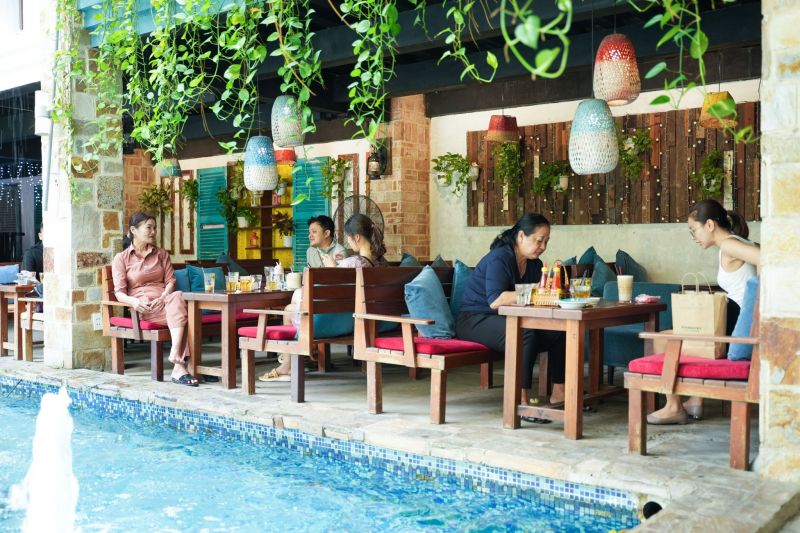 Family Gardens Cafe