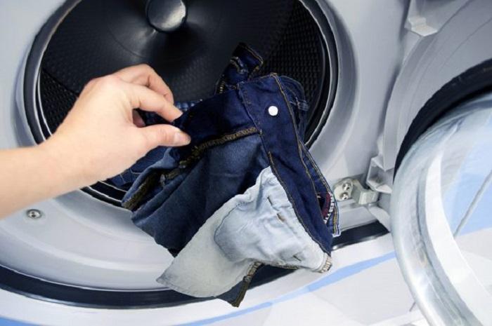 Giặt bằng nước giấm ngay sau khi mua về