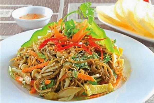 Gỏi bắp chuối thịt gà