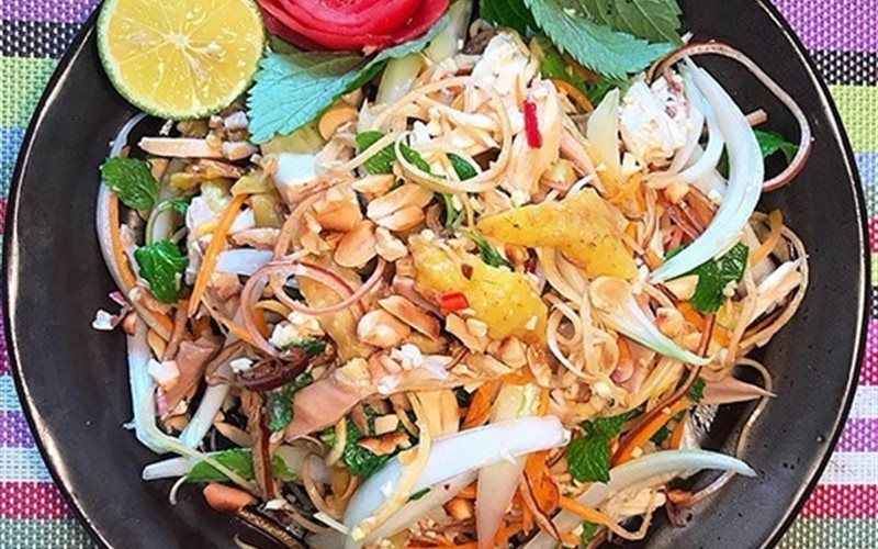 Gỏi bắp chuối thịt gà