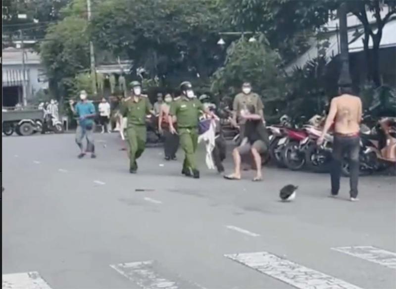 Vụ hỗn chiến ngày 20/10/2021. (Ảnh: Cắt từ clip)