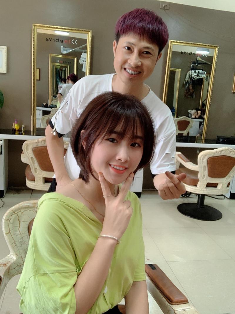 Anh chủ HairSalon Toni Hoà luôn thân thiện và tận tâm