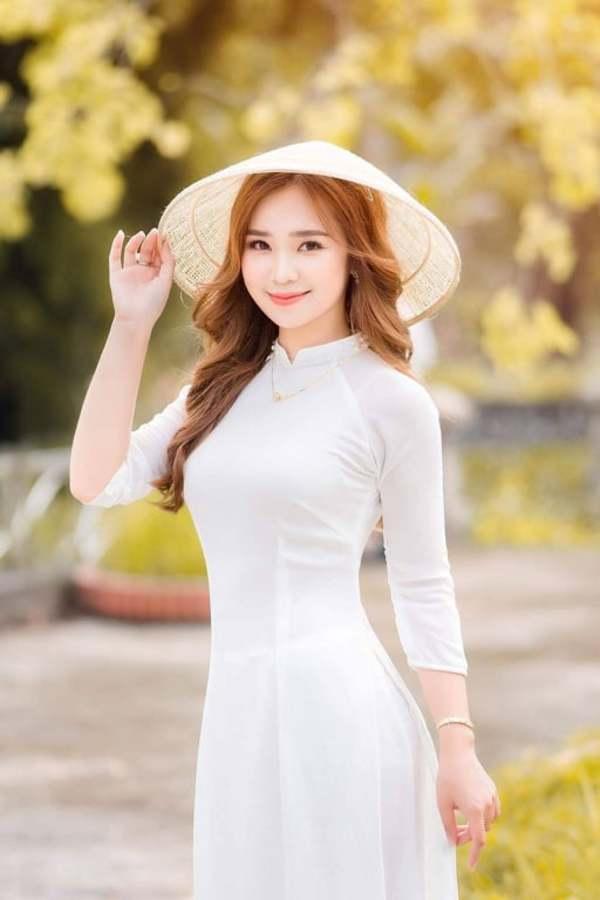 Hạnh Make Up Academy & Beauty