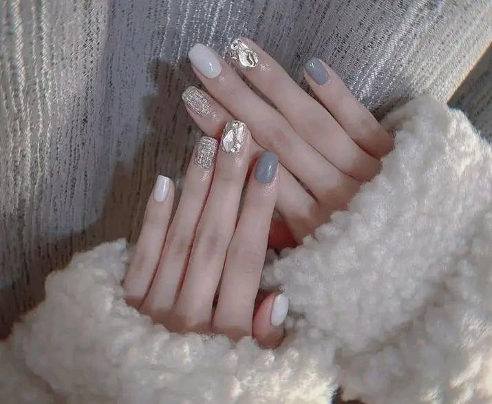 Happy Nails
