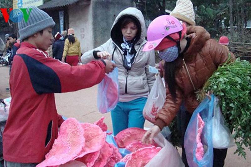 Hãy tìm hiểu giá cả và chọn quầy hàng uy tín để không bị 