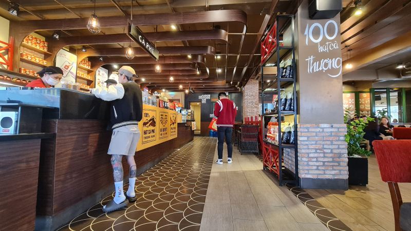 Highlands Coffee - Hàm Cá Mập