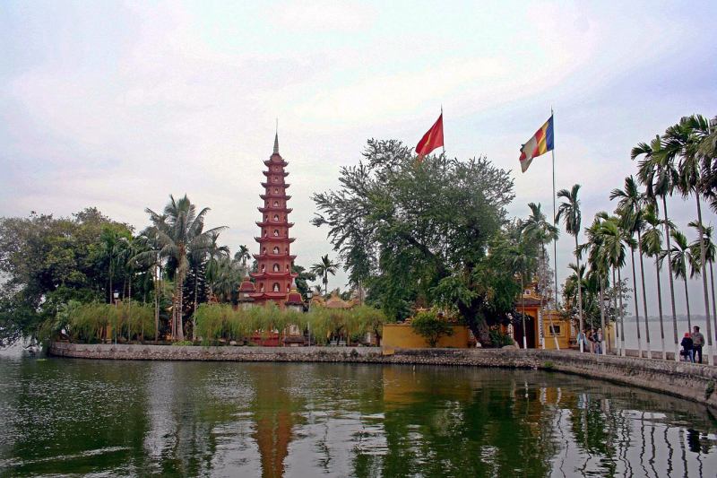Đợi tháng sáu về