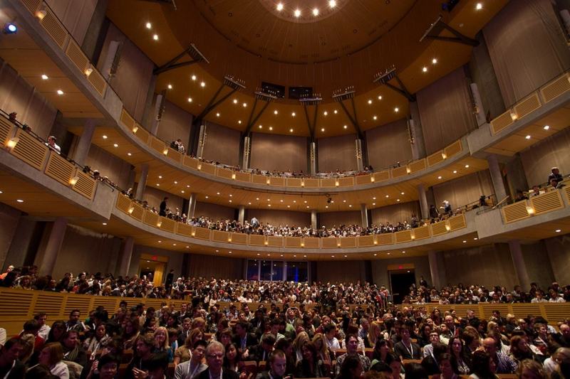 Chan center - Trung tâm biểu diễn nghệ thuật nổi tiếng của trường