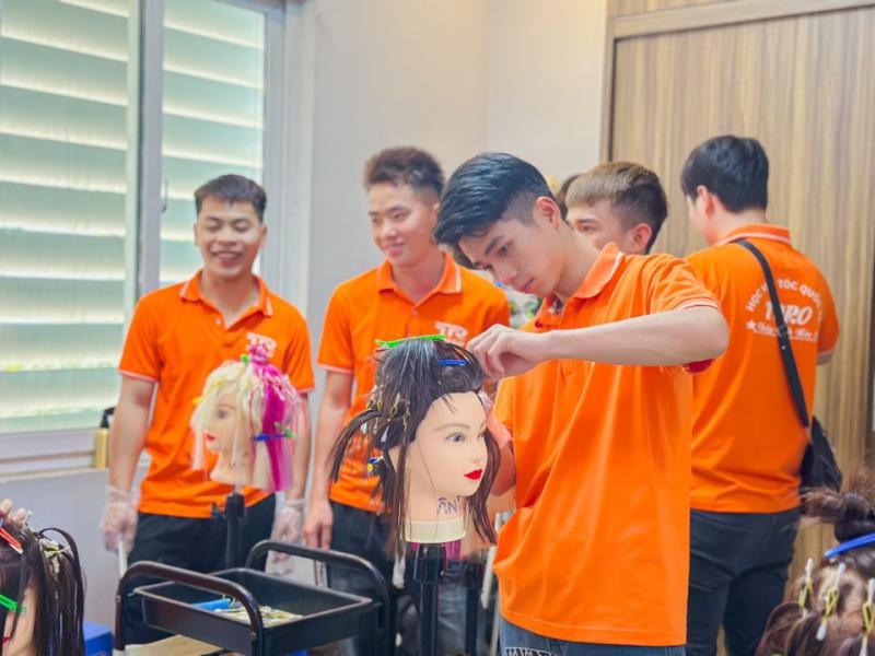 Học Viện Tóc Quốc Tế TORO