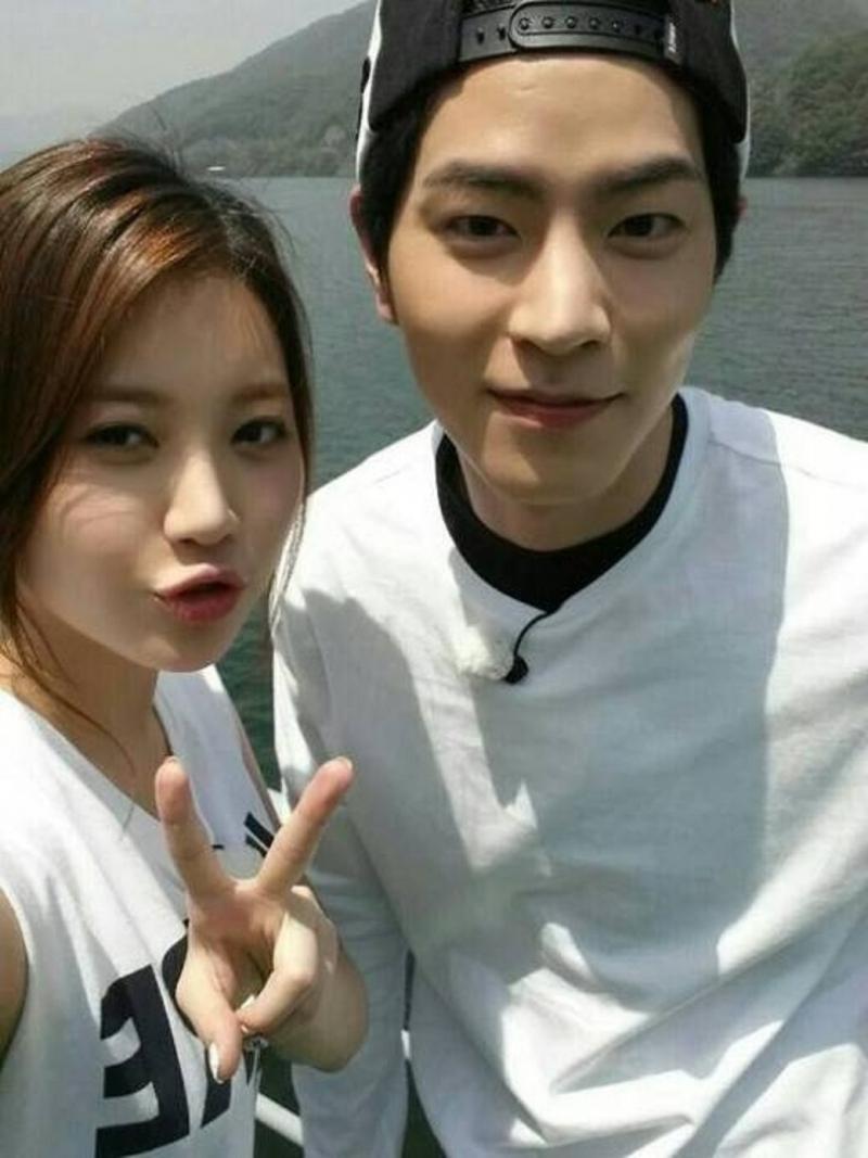 Hong Jong Hyun và Yura (Girl’s Day)